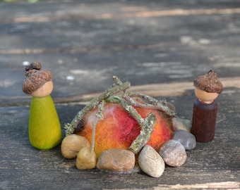 Fire Pit, Felted with 2 Acorn People, fall fun, Waldorf inspired, handmade toys, small gift, nature table, camping fairy garden, boo basket