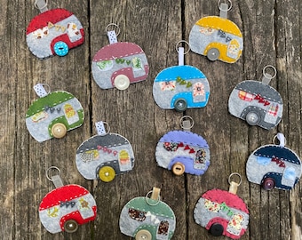 Camper, vintage airstream, keychain, bag charm, key ring, for backpacks, gift topper, birthday present, small gift, felt, handmade unique