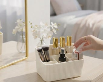 Gerippter Makeup-Organizer | Sechsteiliger Waschtisch für Make-up & Beauty Essentials