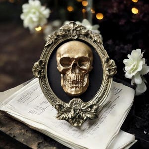 Gothic wall decoration ex-voto sacred heart golden skull cabinet of curiosities halloween decoration Cabinet of curiosities witch occult witch