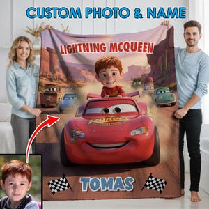 Spersonalizowany koc samochodowy Disney Lightning McQueen ze zdjęciem, koc Disney Pixar, prezent urodzinowy z welurowego pluszu zdjęcie 1