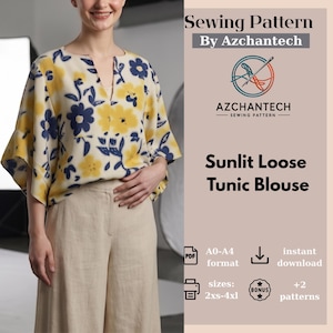 Puede incluir: Una mujer con una blusa túnica color crema con un estampado floral de flores amarillas y azul marino. La blusa tiene cuello en V y mangas cortas. La imagen también muestra pantalones beige y el texto "Sunlit Loose Tunic Blouse".