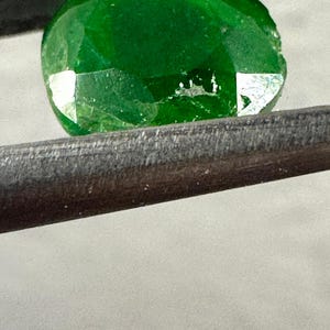 Garnet Demantoid Green Garnet Grossulare Faceted Round Shape Horsetail Inclusion Top color Gem quality Garnet 5.8MM size 1.1carat weight