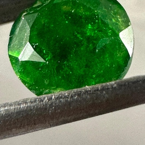 Garnet Demantoid Green Garnet Grossulare Garnet Round Shape Faceted Top color Gem quality Garnet 5.7MM size 0.9 carat weight