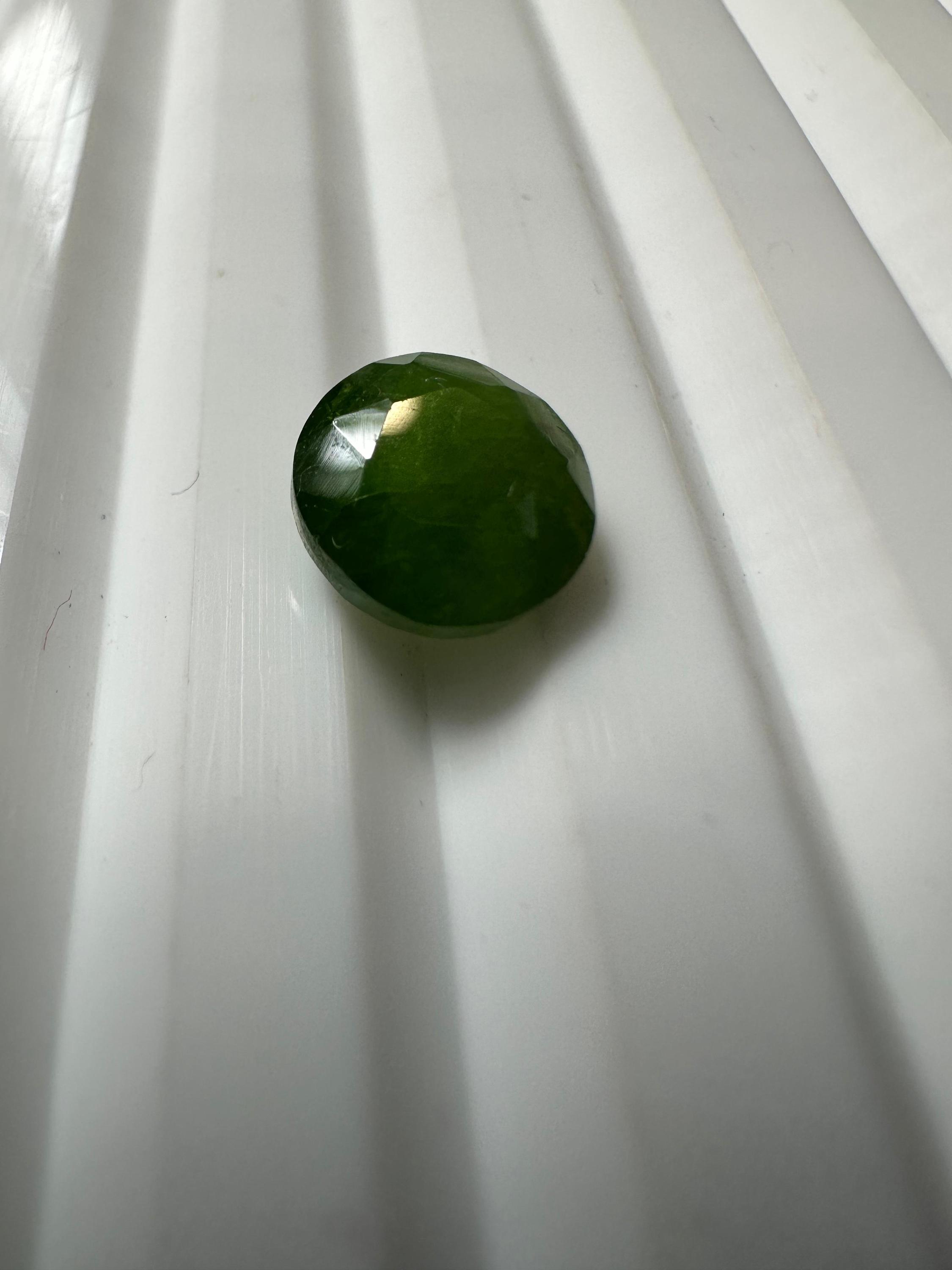 デマントイドガーネット宝石：ファセットカットラウンドグリーン