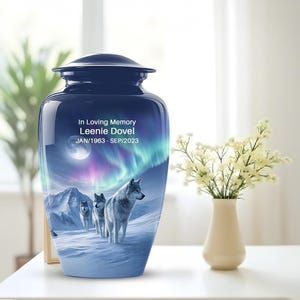 Wolf Urn for Ashes – Northern Lights Cremation Urn for Human or Pet –  Memorial Urn – Funeral Urn with Velvet Bag - Cremation Keepsake