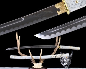 Ghost of Yōtei Katana – Dawn Gilding | Gold Plum Blossom Tsuba with White Blade