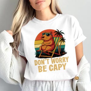 Funny Capybara Shirt – Don&#39;t Worry Be Capy – Retro Sunset Capybara T-Shirt – Animal Lover Gift – Cute Chill Vibe Tee for Men Women