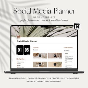 Op de afbeelding: Een laptop met een "Social Media Planner" Notion-sjabloon. Het scherm toont een planner-interface met secties voor kanalen, dagelijkse updates en navigatie. De tekst bevat "Beginner Friendly" en "Fully Customizable".