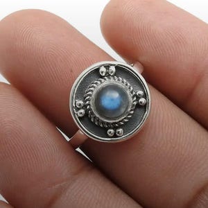 Labradorite Shield Ring, Handmade Boho Ring, Statement Dainty Ring, 925 Sterling Silver Round Cabochon Ring, Minimalist Ring FOr Women&#39;s