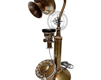 Bellissimo telefono antico in ottone, funzionante, con collo curvo e design a disco, perfetto come elemento decorativo per la casa.