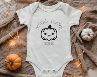 Halloween Baby Body personalisierbar, Erstes Halloween Outfit für Jungen und Mädchen, Kürbis Design mit Name, Geschenkidee zur Geburt