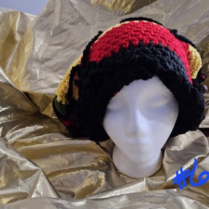 Rasta beanie with brown beads