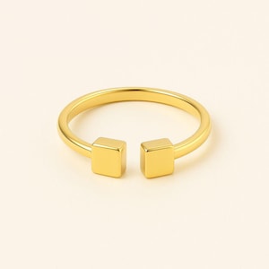 Bague ouverte carrée minimaliste