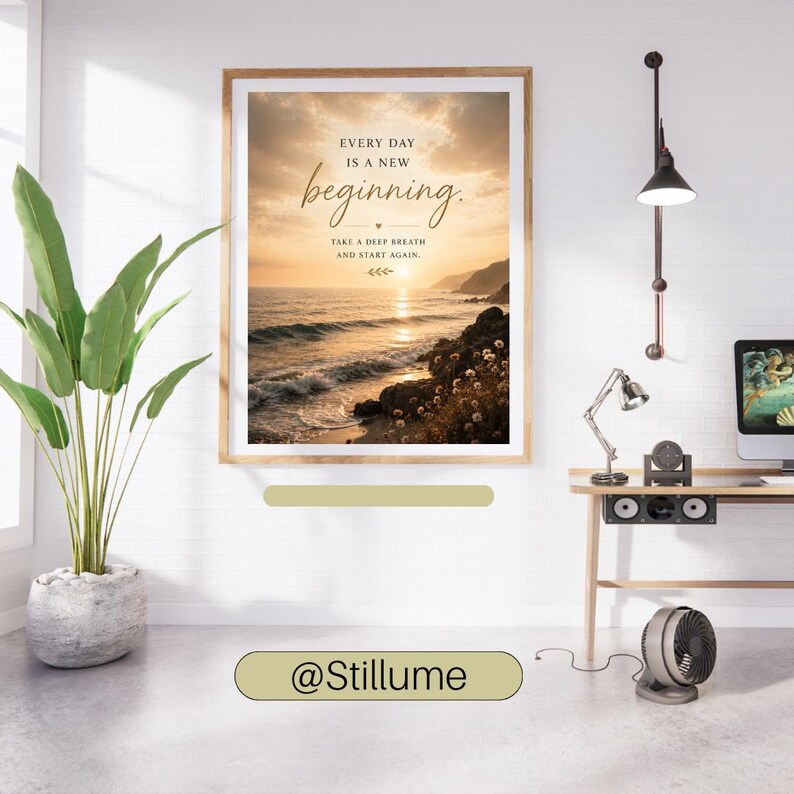 Może przedstawiać: Oprawiony wydruk ścienny przedstawiający zach&oacute;d słońca nad oceanem z tekstem: EVERY DAY IS A NEW beginning. TAKE A DEEP BREATH AND START AGAIN. Obraz ukazuje złote światło odbijające się w falach, skaliste klify oraz małe białe kwiaty na pierwszym planie.