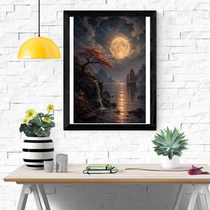K&ouml;nnte beinhalten: Ein gerahmter Wandkunstdruck, der eine n&auml;chtliche Szene mit einem gro&szlig;en Vollmond, einem dunklen, sternenklaren Himmel, einem silhouettierten Segelboot auf ruhigem Wasser, einer Felsklippe mit Wasserfall und einem Baum mit roten Bl&auml;ttern zeigt.
