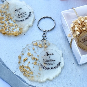 Epoxy Heart Wedding Souvenir – Personalized Name & Date Keyring Gift