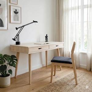 Scrivania in Pino Massiccio con 2 Cassetti - Scrittoio Artigianale - Tavolo da Lavoro Minimalista in Vero Legno | Ref. SMP0012