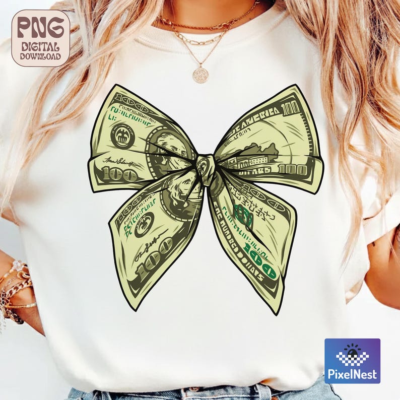 Pu&ograve; includere: T-shirt bianco con una grafica di un fiocco fatto con banconote da cento dollari USA. Il design del fiocco &egrave; in tonalit&agrave; di verde e nero, con dettagli delle banconote visibili. La maglietta &egrave; un download digitale.