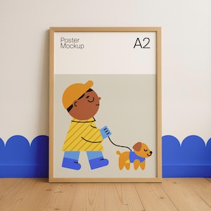以下が含まれることがあります： 犬の散歩をする人の漫画イラストが描かれた、額入りのポスターモックアップ。人物は黄色のレインコート、青いブーツ、黄色の帽子を着用しています。犬はオレンジ色で、青いベストを着ています。「Poster Mockup」と「A2」の文字が入っています。