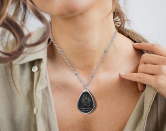 Mothers Day Necklace for Mom  Black Oval Pendant  Mother & Daughter Line Art  Meaningful Gift from Daughter