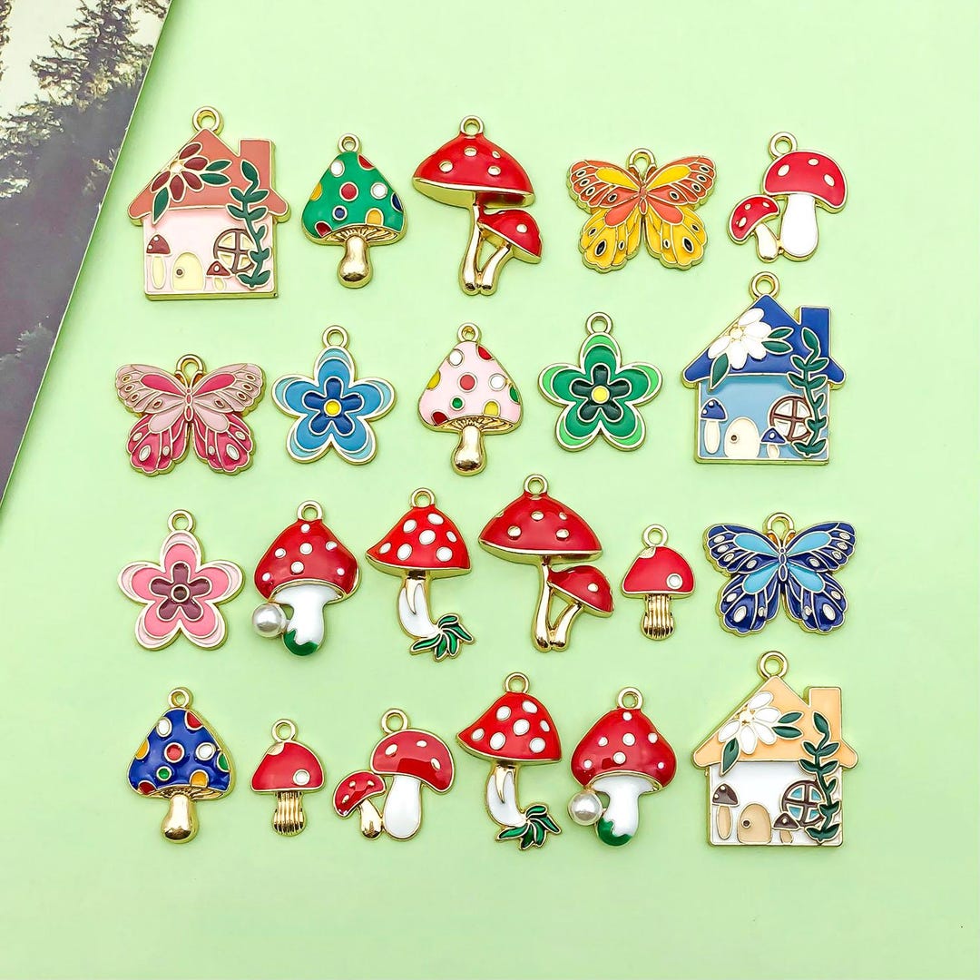 ミックス22個バルクエナメル漫画キノコハウス＆蝶の花のチャーム