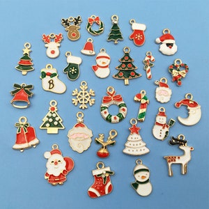 10pcs Enamel Christmas charms alloy and enamel christmas charms Santa Charms Pendant DiY Jewelry Necklace Bracelet Pendants Accessory