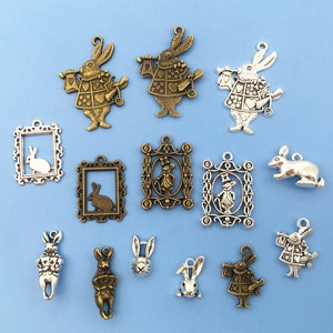 10/20/30PCS Antique Bronze Alice in Wonderland Wreath Charm Pendant Rabbit Shape Charms Pendant for Jewelry Making Alice in Wonderland Charm