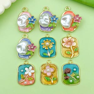 5/9pcs French Retro Enamel Flower Oil Painting Charm Imitation Pearls Elegant Delicate Golden plated Pendant for DIY Earring Jewelry Making