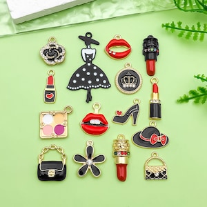 10/15 pièces mélange en vrac émail femme sac rouge à lèvres chaussures pendentif à breloques bricolage pour bracelet à bricoler soi-même boucles d'oreilles colliers accessoires de fabrication de bijoux