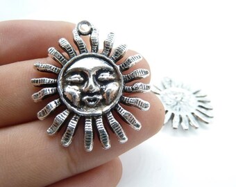 10pcs 30x34mm Antique Silver Sun Charm, Sun Pendant, Radiating Sun Cartoon Face Charm Pendant C8053