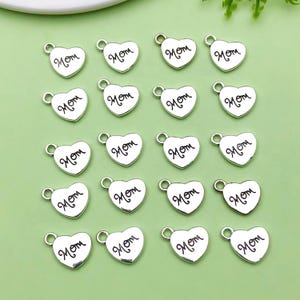 20/30 / 50 Stück Muttertag Liebe Charm Tibetsilber Brief Metall Anhänger für DIY Halskette Ohrring Schmuckherstellung Handwerk Zubehör 14 x 18 mm