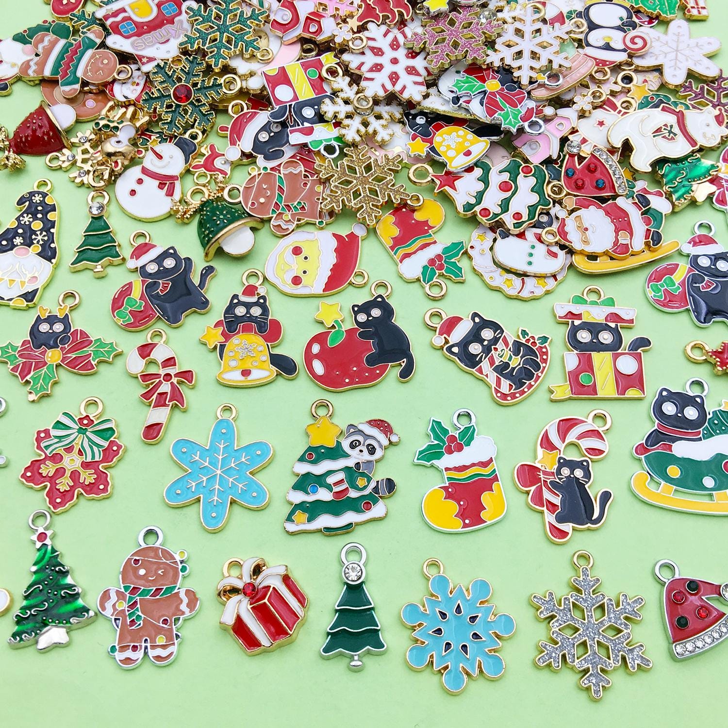 1パック エナメル クリスマスチャーム バルクアソート サンタクロース