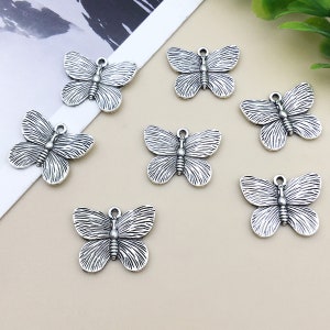 10/20/30pcs Antique Silver Butterfly Charm Pendant For DIY Necklace bracelet Jewelry Making Craft Accessory