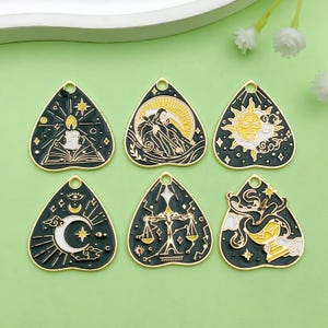 5/6 peças estilo gótico esmalte coração em forma de tarô pingente estrela lua sol cartas de tarô para fazer joias faça você mesmo acessórios chaveiro
