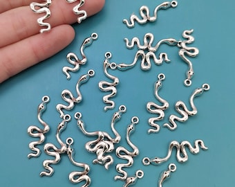 10/20/30pcs Silver snake Charm small snake animal Pendant For Jewelry DIY Handmade earring Necklace Bracelet Craft Metal Accessories