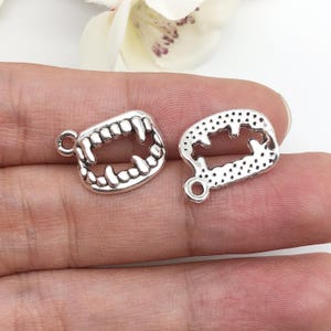 30pcs 14x17mm Antique Silver Halloween Vampire Tooth Charms Pendant c5321
