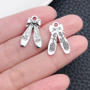 20pcs 12x20mm Antique Silver Mini Embroidered Shoes Ballet Slipper Charms Pendant c3757