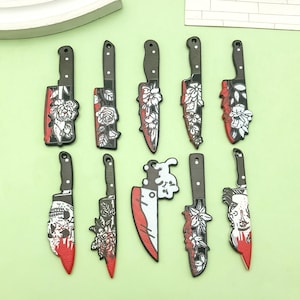 10 st Halloween akryl falska blodiga knivberlocker Halloween gotiska falska blommor knivhängen för DIY örhängen halsband smyckedesign tillverkning