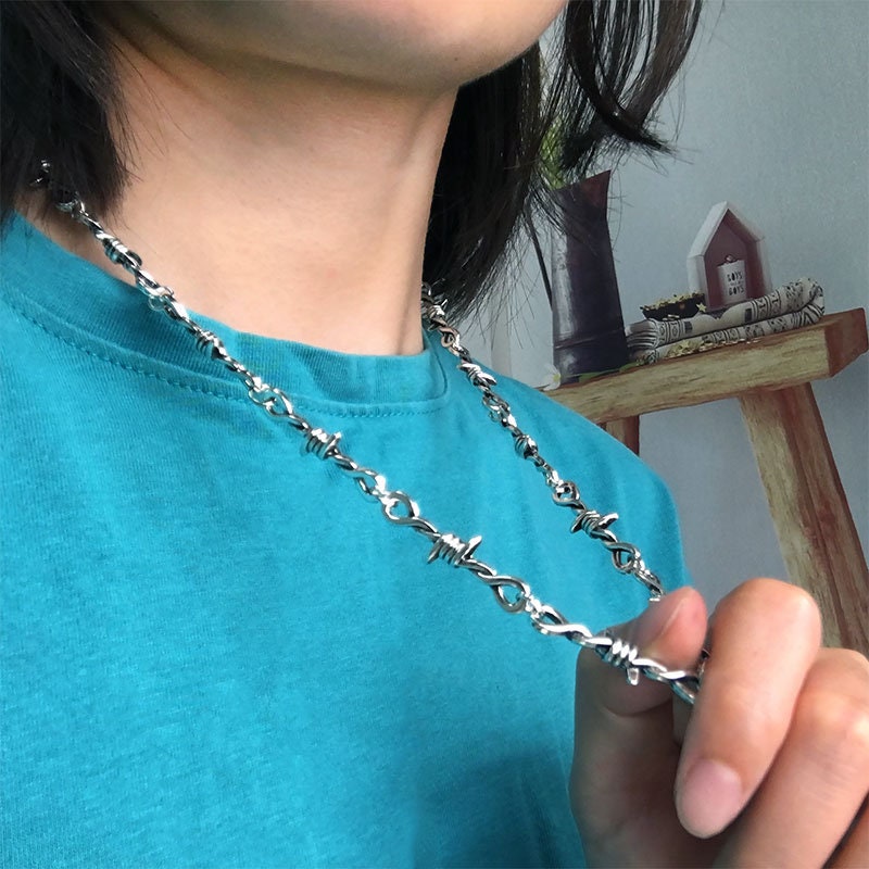 ネックレス・チョーカー HATCHINGROOM Thorn Necklace 5FT1811 HELLOICE Iced Out Crown of Thorns with Cross Medallion