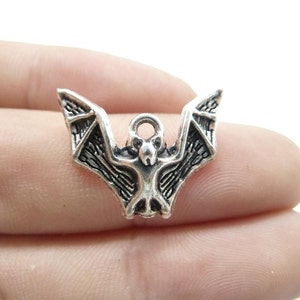 15pcs 17x23mm Antique Silver Bat Charm Pendant C4081