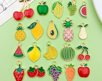 20 pezzi di ciondoli di frutta assortiti placcati in oro smaltati a forma di mela, banana, ananas, fragola, uva, pesca, ciondolo per fai da te, collana, orecchino, creazione di gioielli
