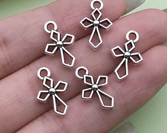 30pcs Antique Silver Cross Charm Hollow Heart Cross Metal Pendant for DIY Crafts Bracelet Necklace Earrings Jewelry Making Accessories