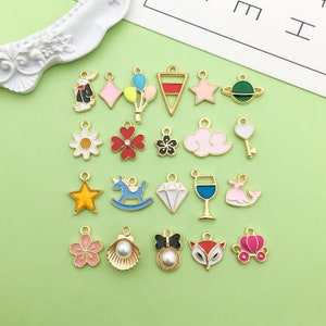 Random 20pcs Jewelry Making Charms Assorted Gold Enamel Plated Charms Pendant for DIY Necklace Bracelet Earrings Jewelry Making Finding Styles4