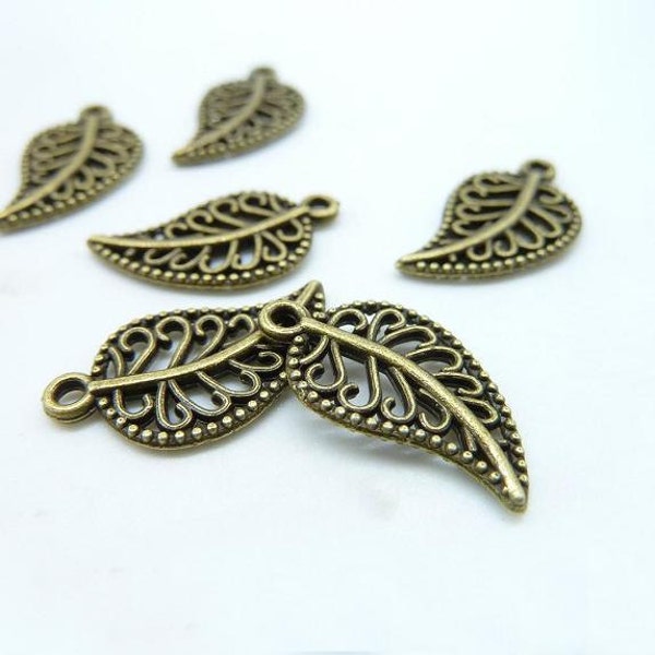 50pcs 9x17mm Antique Bronze  Mini Leaf Charm Pendant c3985