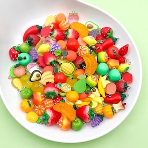 10/20/30pcs Random Mix Resin Fruits Charms Cute Resin Food Apple Orange Pineapple Strawberry Pendants for Jewelry Making DIY Craft Accessory