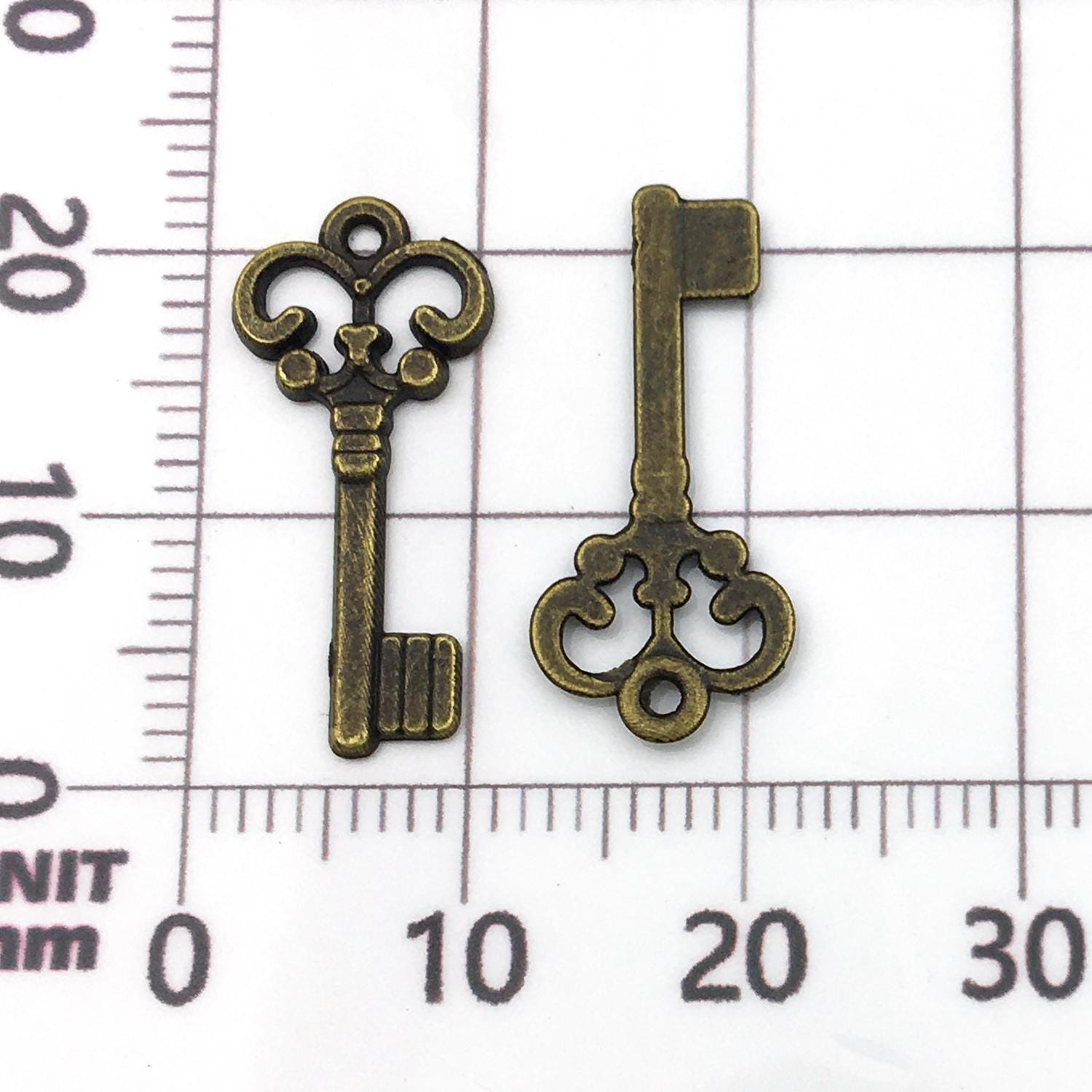 30pcs 9x21mm Antique Bronze Mini Filigree Key Charm Pendant C540