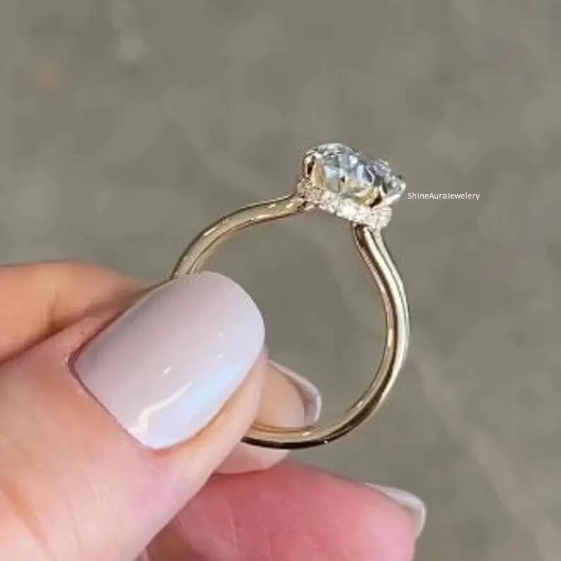 3CT Oval Cut Moissanite Engagement Ring, Split Shank Gold Solitaire ...
