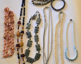 Lote de joyas vintage: Collar Monet, conjunto de perlas de imitación Alexis Kirk