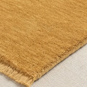Senapsgula handvävda mattor, enfärgad ullmatta, minimalistisk modern matta, skandinavisk vardagsrumsmatta, handgjord lyxmatta bild 5